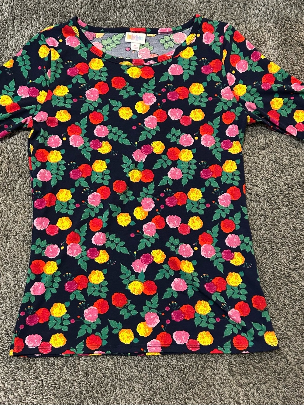 NWT LuLaRoe Short Sleeve Medium Gigi Flower Design Top- #3